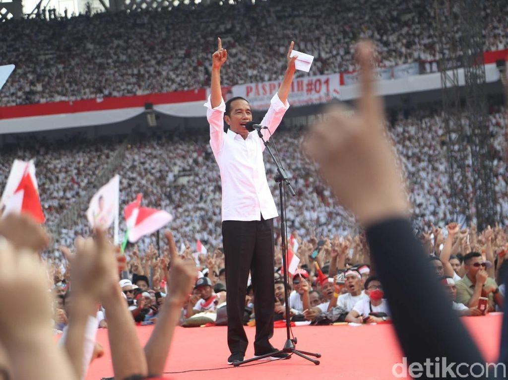 Jokowi Geber GBK di Konser Putih Bersatu