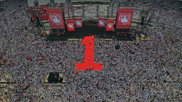 Pendukung Jokowi padati SUGBK di Konser Putih Bersatu.