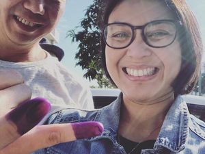 WNI yang Tinggal di Australia Gelar Pemilu, Lusy Rahmawati Tunjukkan Jari Bertinta WNI yang Tinggal di Australia Gelar Pemilu, Lusy Rahmawati Tunjukkan Jari Bertinta
