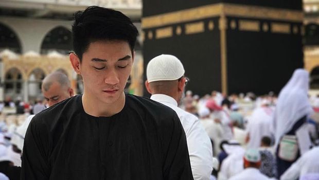 Ifan Seventeen belum lama ini menjalani ibadah umrah