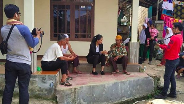 Cerita Moderator Debat Balques Manisang, Ibu Jadi Saksi Perjalanan Kariernya