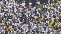 Penampakan Kubu Jokowi-Amin Penuhi Luar Stadion GBK