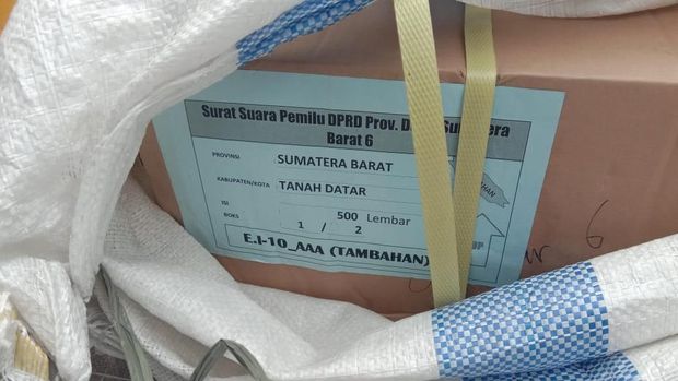  Satu Koli Surat Suara Asal Sumbar Tercecer di Riau