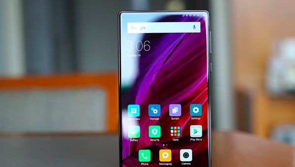 Nostalgia Xiaomi Mi Mix Generasi Pertama: Aneh Tapi Gahar