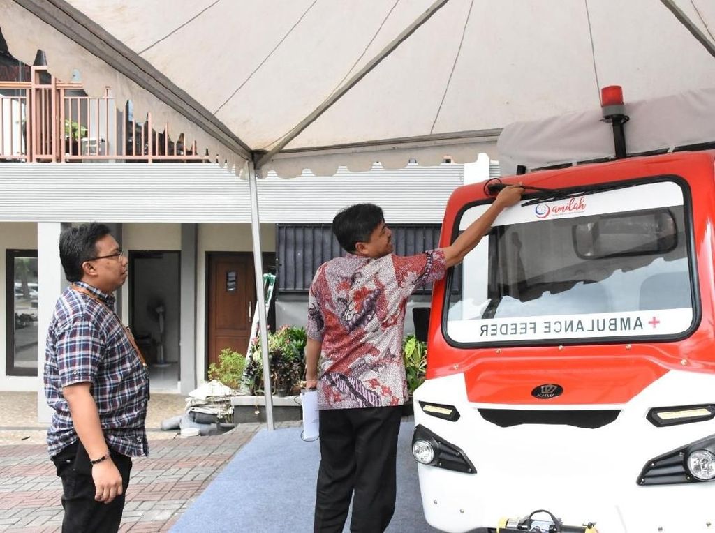 Mobil Pedesaan Jadi Ambulans di Banten Mobil Pedesaan Jadi Ambulans di Banten