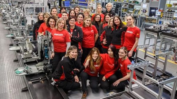 Wanita-Wanita Pekerja Ducati