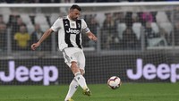 Secara usia, Andrea Barzagli kecil peluangnya untuk dipertahankan. Akan berusia 38 tahun pada Mei nanti, kontraknya habis pada Juni mendatang. (Foto: Tullio M. Puglia/Getty Image)