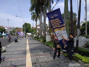 Masa Tenang, APK Pemilu 2019 Masih Menjamur di Kota Bandung Masa Tenang, APK Pemilu 2019 Masih Menjamur di Kota Bandung