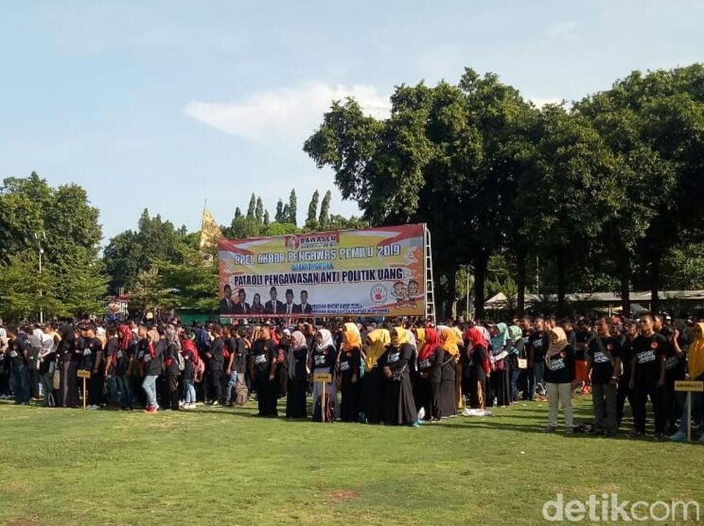 Awasi Politik Uang di Hari Tenang, Bawaslu Situbondo Kerahkan Ribuan Pengawas Awasi Politik Uang di Hari Tenang, Bawaslu Situbondo Kerahkan Ribuan Pengawas