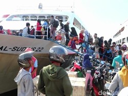 Mudik untuk Nyoblos, Warga di Kendari Padati Pelabuhan