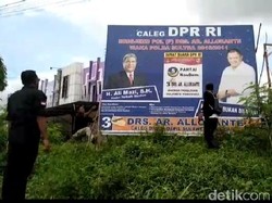 Bawaslu Sultra Terjunkan 7.815 Personel Bersihkan Baliho Caleg-Capres