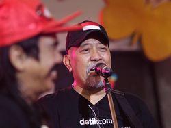 Indro Warkop Kenang Agung Hercules Sosok Komedian Ketimbang Penyanyi