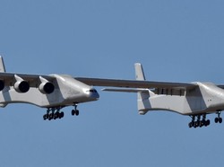 Pesawat Terbesar di Dunia Akhirnya Terbang Perdana