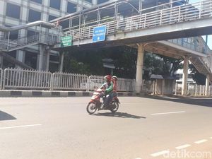 Mampang Bersih, Pamflet Kampanye Masih Ada di Sejumlah Titik di Jaksel Mampang Bersih, Pamflet Kampanye Masih Ada di Sejumlah Titik di Jaksel