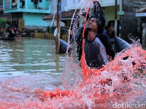Aksi Teatrikal untuk Korban Banjir Dayeuhkolot