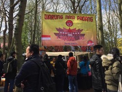 Bazaar & Dangdutan Ramaikan Pemungutan Suara untuk WNI di Belanda