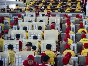 Gaji Nggak Naik-naik Bikin Daya Beli Lemah Gaji Nggak Naik-naik Bikin Daya Beli Lemah