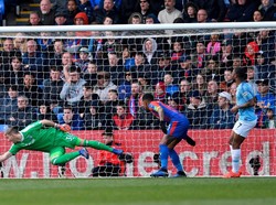 Hasil Liga Inggris: Sterling Dua Gol, City Kalahkan Crystal Palace 3-1