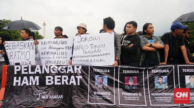 Sejumlah aktivis menyuarakan golput akibat dari kedua kubu capres terdapat pihak-pihak yang diduga terlibat kasus pelanggaran HAM baerat.
