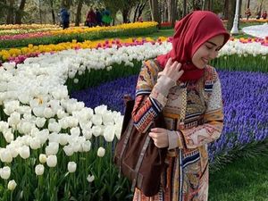 Ucap Bismillah saat Nyoblos, Ayu Ting Ting Mantap Pilih Prabowo