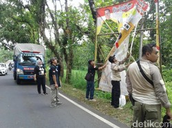 Bawaslu Gunungkidul Copoti Ribuan APK di Masa Tenang