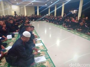 Berangkat Amankan TPS, 301 Anggota Brimob Sultra Gelar Zikir Bersama