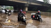 Hujan Guyur Bekasi, Jalan Kyai Haji Noer Ali Kebanjiran