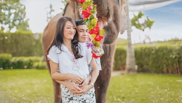 Raditya Dika dan Anissa Aziza