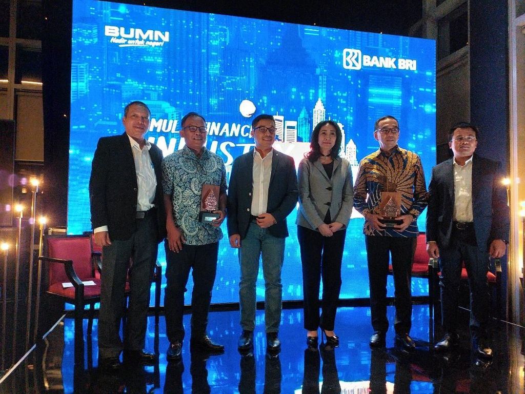 BRI Pasang Target Pembiayaan Kendaraan Rp 3,7 T di 2019 BRI Pasang Target Pembiayaan Kendaraan Rp 3,7 T di 2019