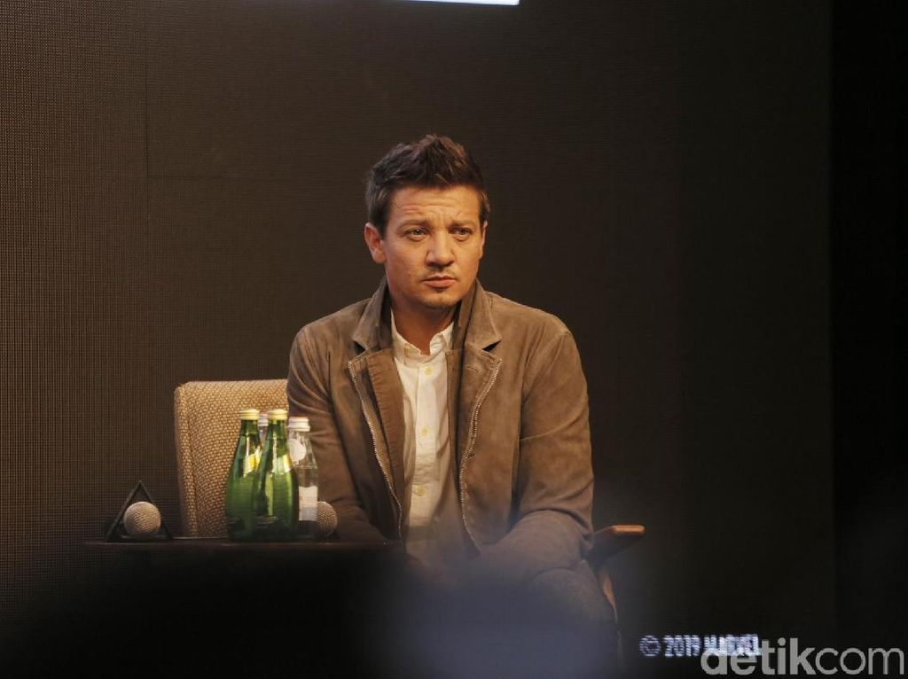 Kondisi Terkini Jeremy Renner Hawkeye Usai Kecelakaan Kondisi Terkini Jeremy Renner Hawkeye Usai Kecelakaan