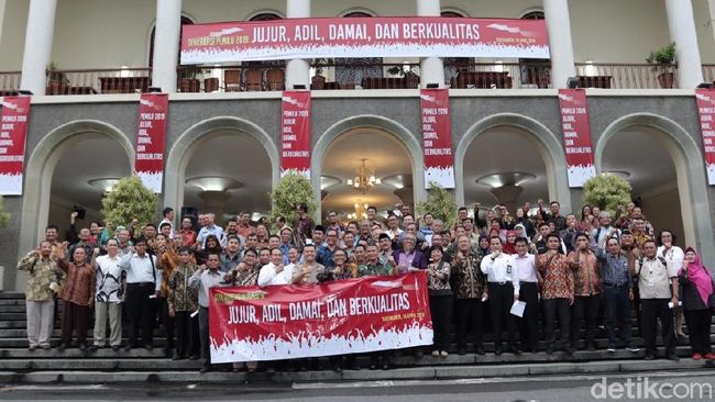 Akademisi di Yogyakarta Serukan Pemilu Damai Akademisi di Yogyakarta Serukan Pemilu Damai