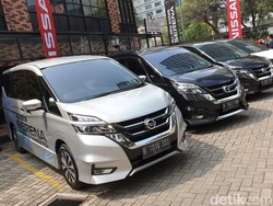 Nissan: Indonesia Belum Butuh Fitur Sunroof di Serena