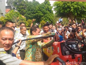 Mentan Uji Coba 50 Traktor dan Mobil Pakai Biodiesel 100 Mentan Uji Coba 50 Traktor dan Mobil Pakai Biodiesel 100
