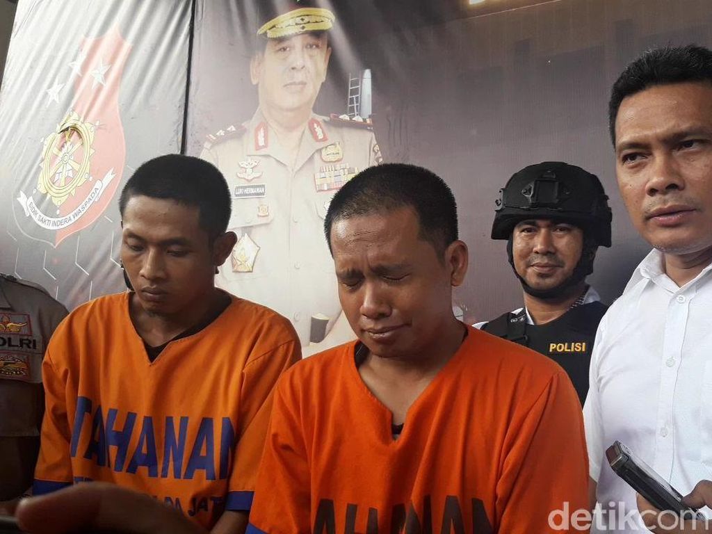 Berkas P21, Pelaku Pemutilasi Mayat dalam Koper Dikirim ke Kejari Kediri Berkas P21, Pelaku Pemutilasi Mayat dalam Koper Dikirim ke Kejari Kediri