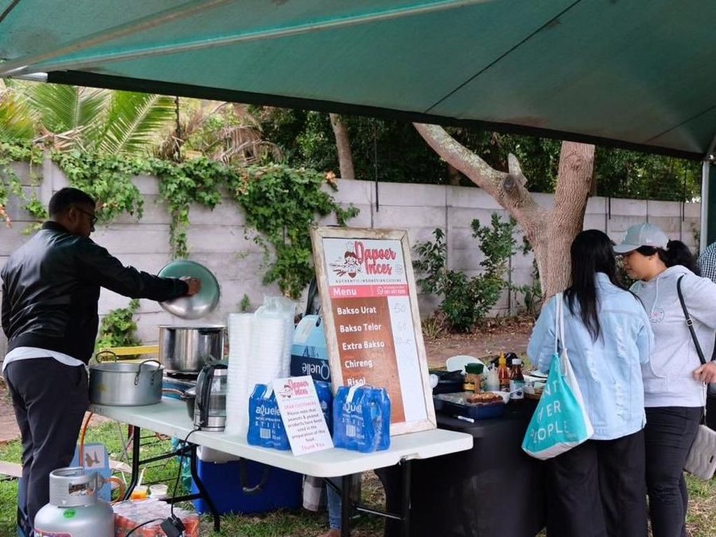Jajanan Bakso hingga Pempek Meriahkan Pemilu 2019 di Cape Town Jajanan Bakso hingga Pempek Meriahkan Pemilu 2019 di Cape Town