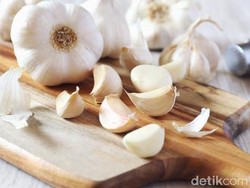 Pedagang Waswas Harga Bawang Putih Dimanipulasi Tengkulak