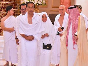 Usai Bertemu Raja Salman, Jokowi Umrah Bersama Keluarga