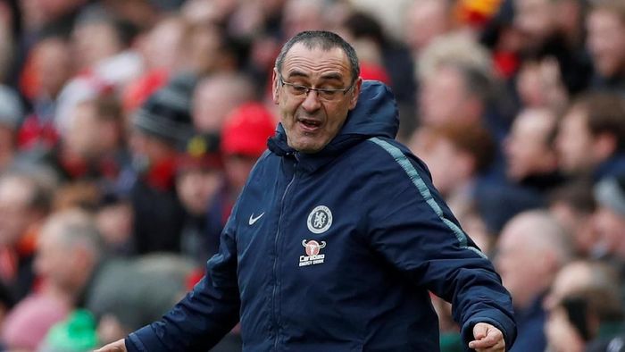 Manajer Chelsea, Maurizio Sarri, mempertanyakan keputusan wasiit saat melawan Liverpool. (Foto: Lee Smith/Reuters) Manajer Chelsea, Maurizio Sarri, mempertanyakan keputusan wasiit saat melawan Liverpool. (Foto: Lee Smith/Reuters)