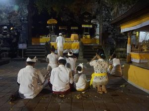 Mengenal Nyegara Gunung, Simbol Kesakralan Laut dan Gunung