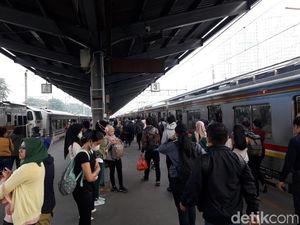 DDT Masih Dinormalisasi, Kepadatan Penumpang di Stasiun Bekasi Normal