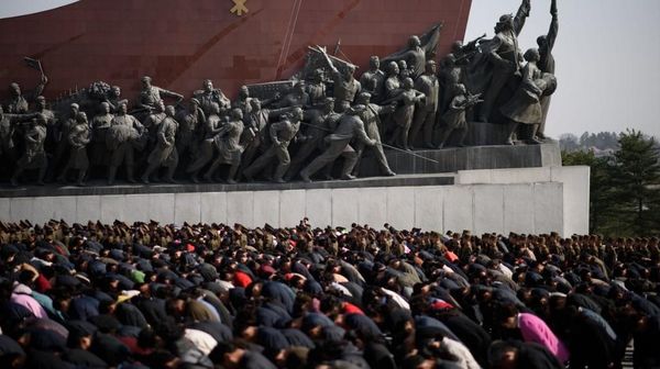 Lautan Manusia di Peringatan Kelahiran Mendiang Kim Il-Sung