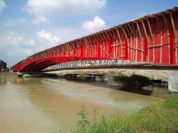 Jelang Lebaran, Jembatan Kolonel Sunandar Dikebut Siang-Malam