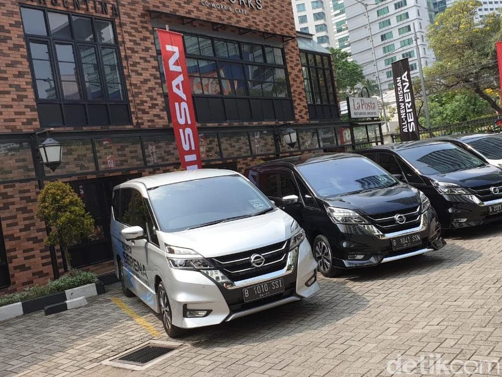 Menguji Kenyamanan All New Nissan Serena Menguji Kenyamanan All New Nissan Serena