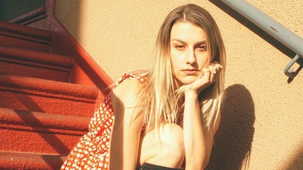 Ini Sosok Wanita Cantik di Balik Sukses Lagu BTS yang Pecahkan Rekor