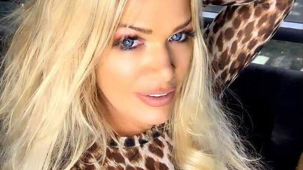 Foto Gina Stewart, Nenek yang Foto Seksinya Sampai Dihapus oleh Instagram