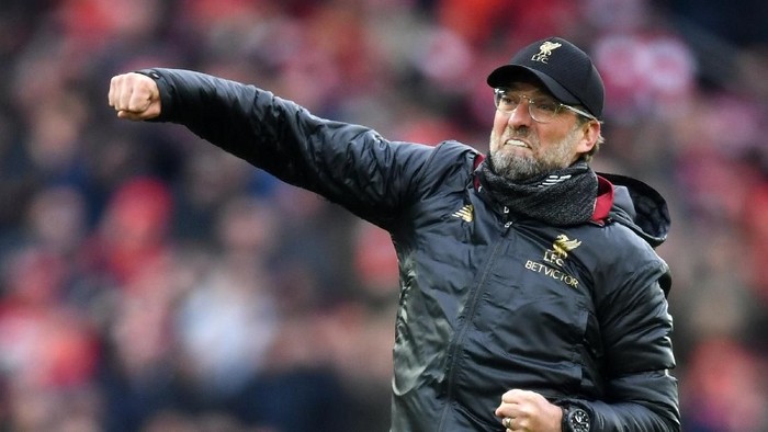 LIVERPOOL, ENGLAND - APRIL 14:  Jurgen Klopp, Manager of Liverpool celebrates victory after the Premier League match between Liverpool FC and Chelsea FC at Anfield on April 14, 2019 in Liverpool, United Kingdom. (Photo by Michael Regan/Getty Images)
