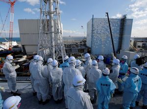 Bahan Bakar Nuklir Dipindahkan dari Area Terpapar Radioaktif di Fukushima Bahan Bakar Nuklir Dipindahkan dari Area Terpapar Radioaktif di Fukushima