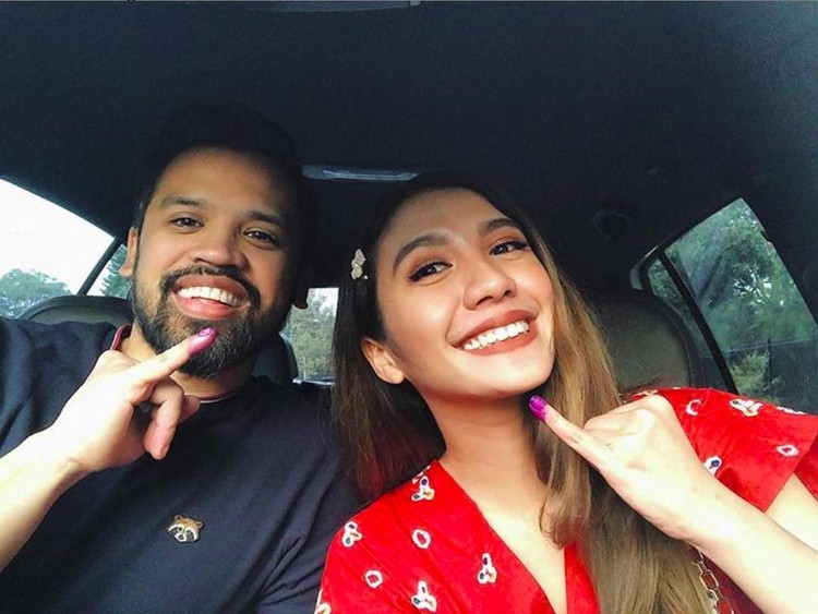 Tobat Golput Suami Acha Sinaga Perdana Nyoblos Saat Pemilu