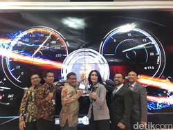 BRI Jadi Bank Pertama di Indonesia yang Beri Kredit Mobil Listrik