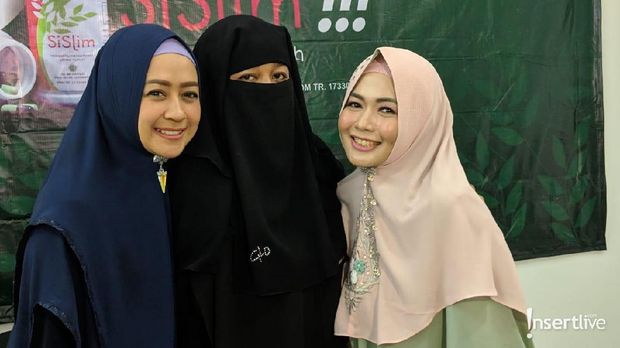 Dian Rositaningrum & Teman-teman